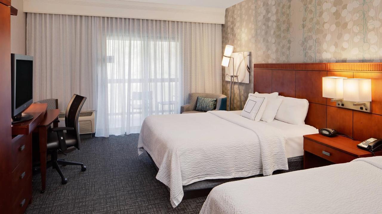 Courtyard By Marriott Pittsburgh West Homestead Waterfront Bagian luar foto