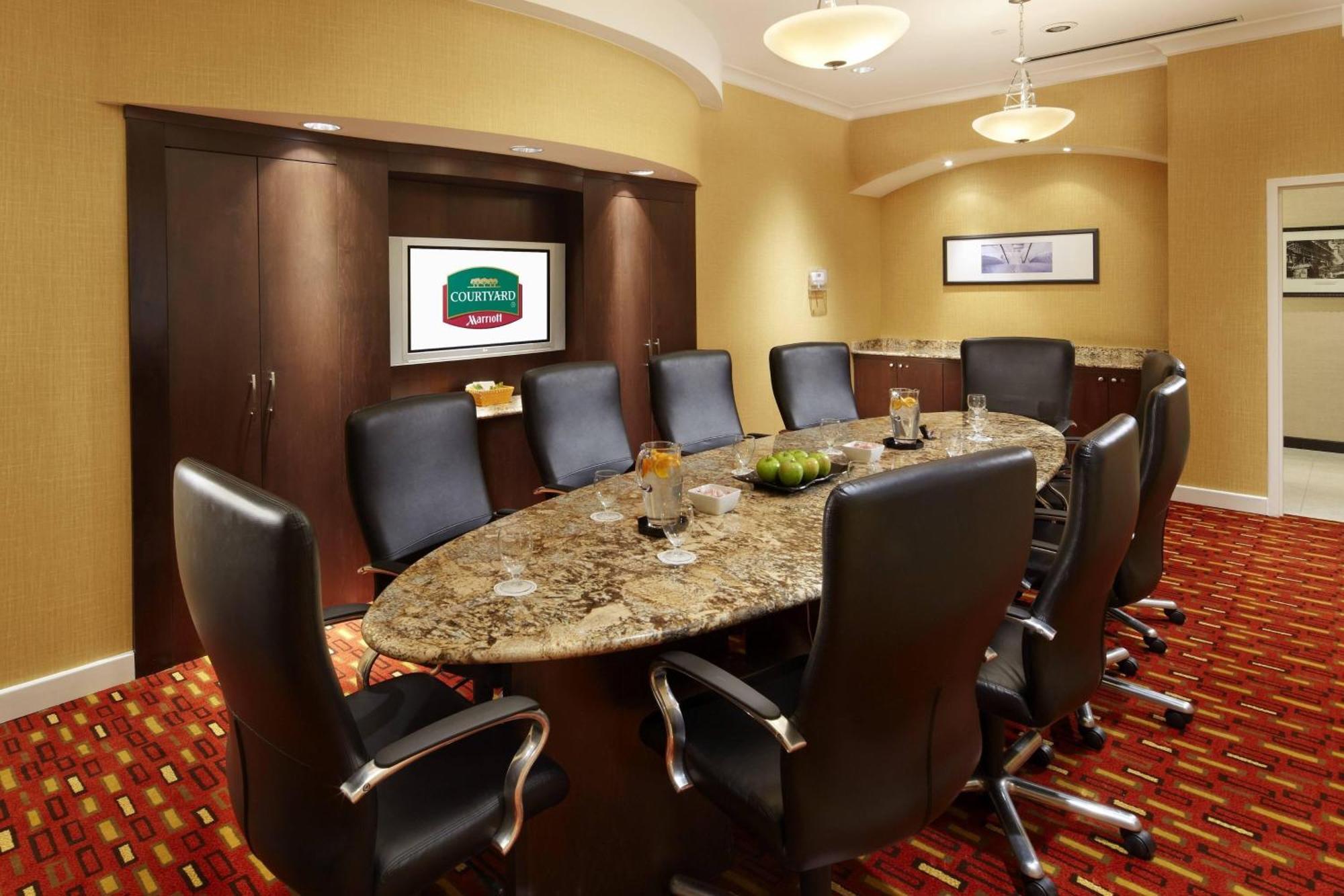 Courtyard By Marriott Pittsburgh West Homestead Waterfront Bagian luar foto