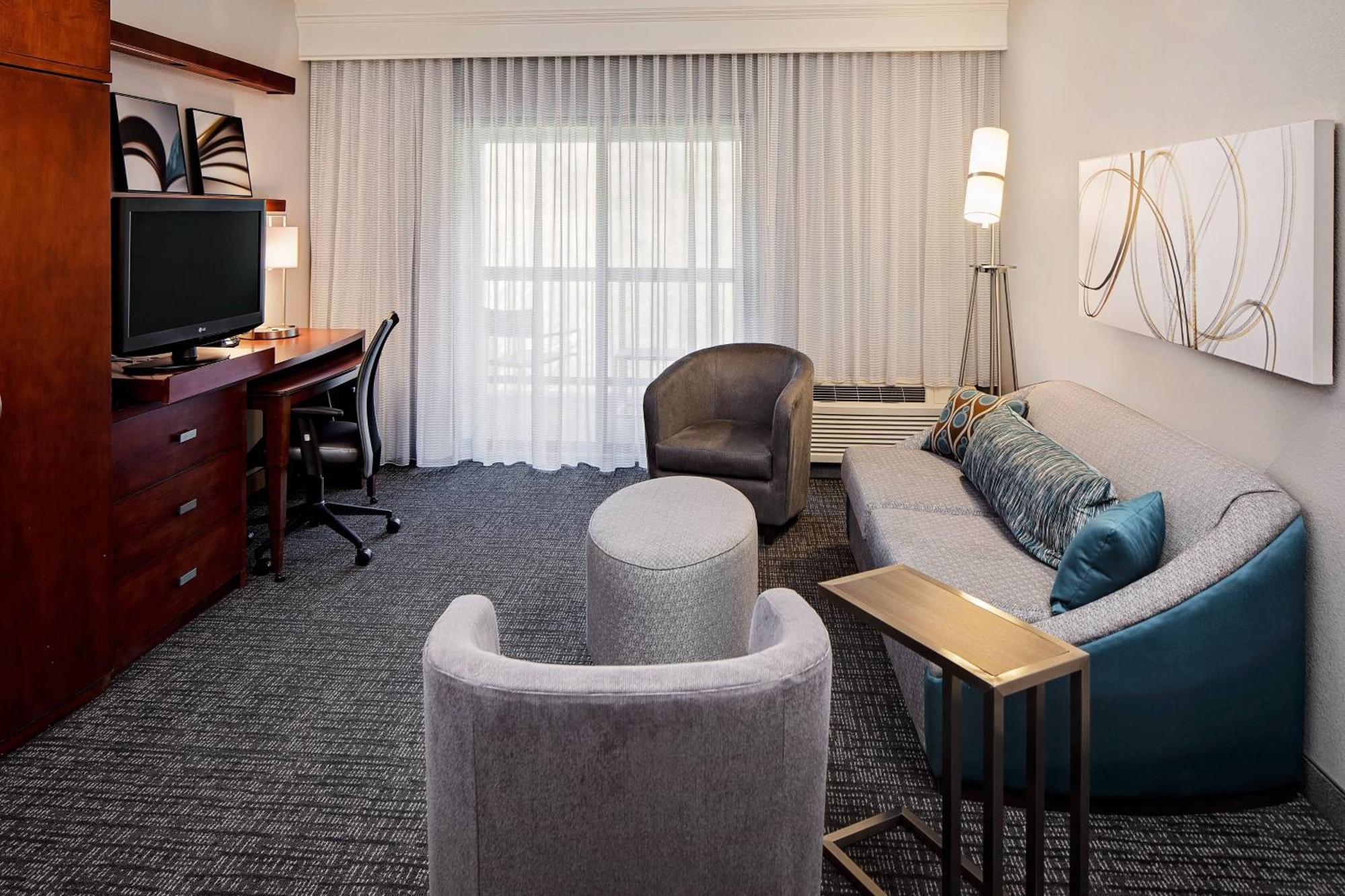 Courtyard By Marriott Pittsburgh West Homestead Waterfront Bagian luar foto