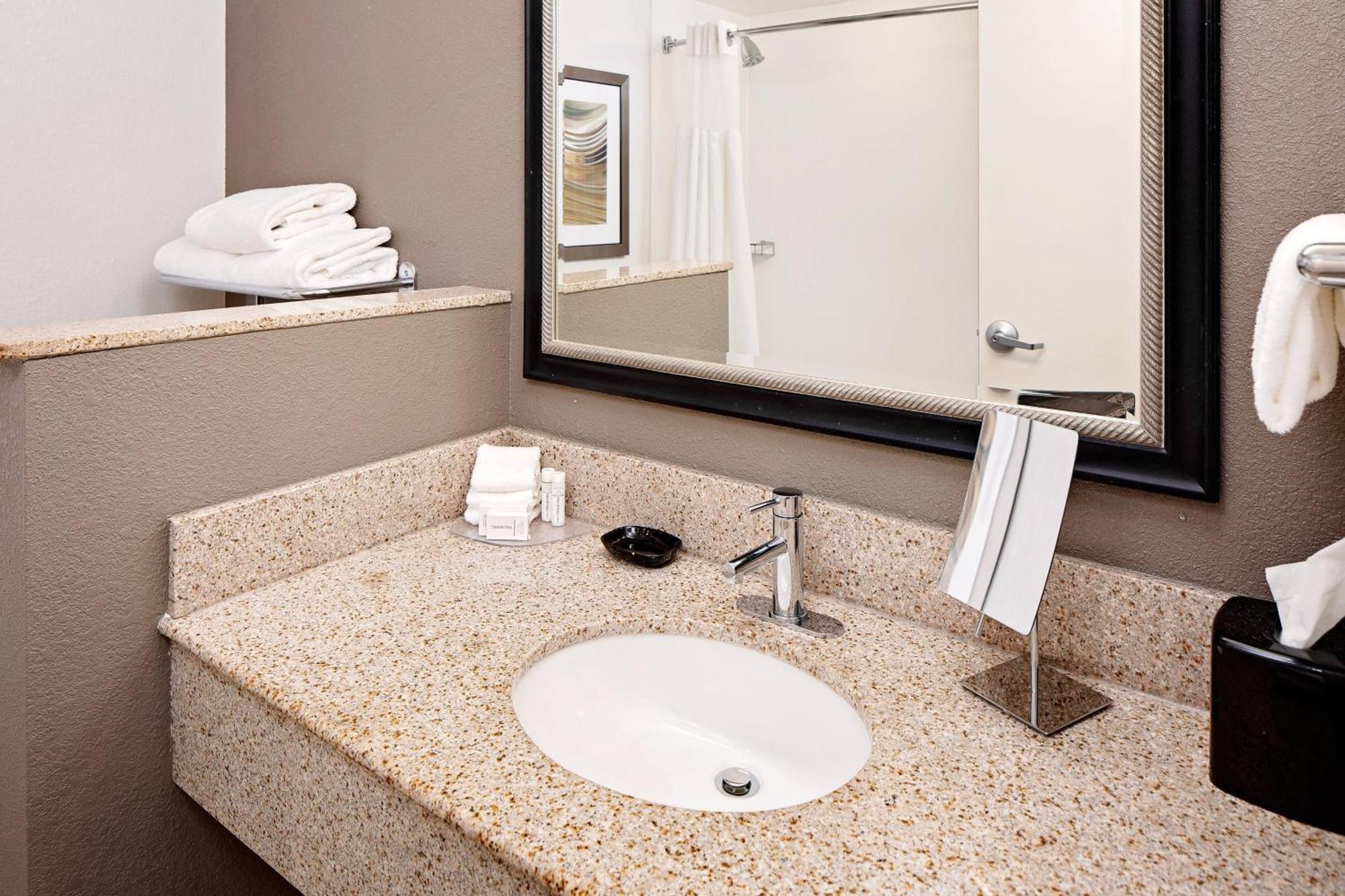 Courtyard By Marriott Pittsburgh West Homestead Waterfront Bagian luar foto