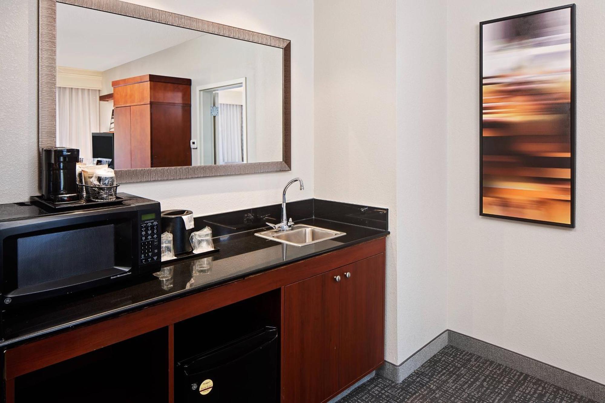 Courtyard By Marriott Pittsburgh West Homestead Waterfront Bagian luar foto