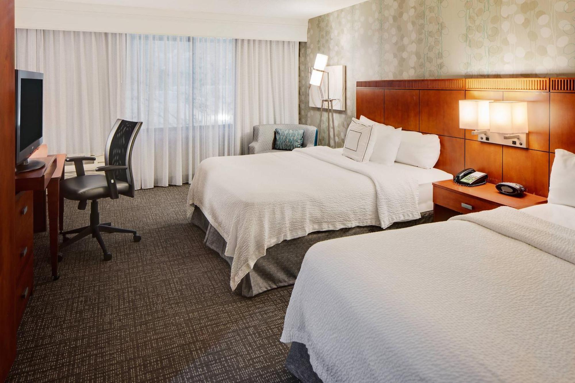 Courtyard By Marriott Pittsburgh West Homestead Waterfront Bagian luar foto