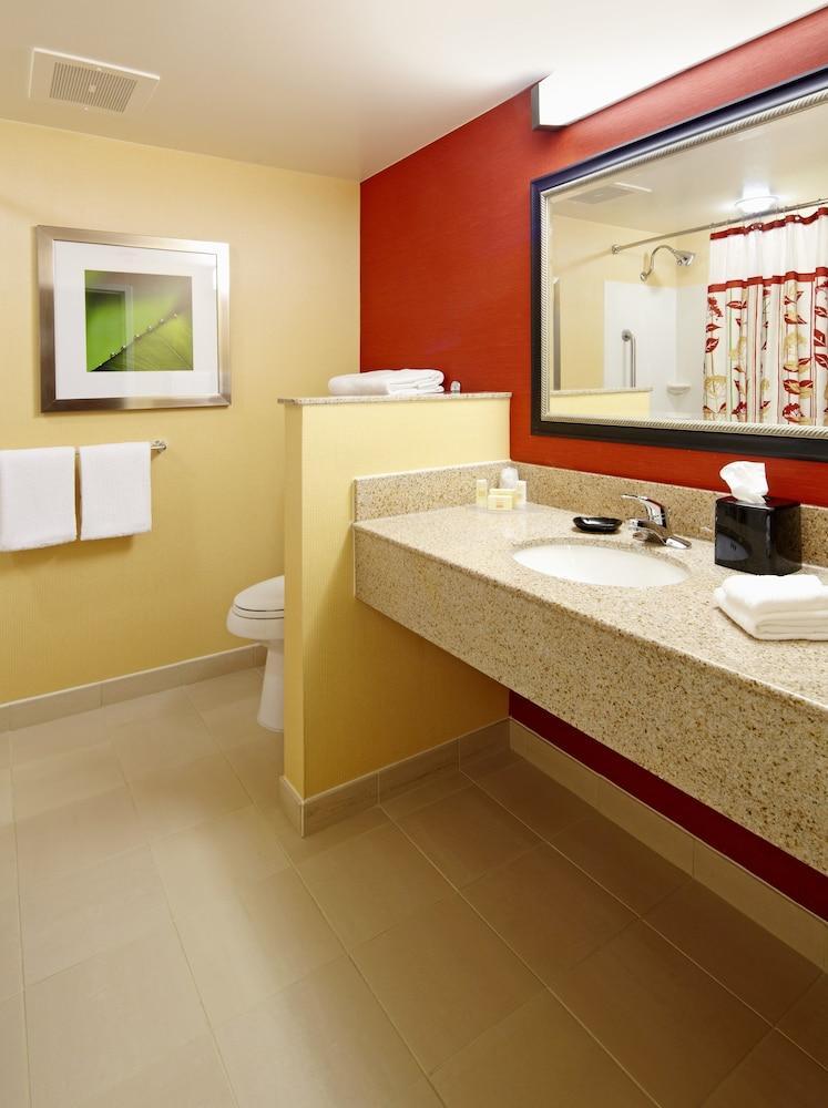 Courtyard By Marriott Pittsburgh West Homestead Waterfront Bagian luar foto